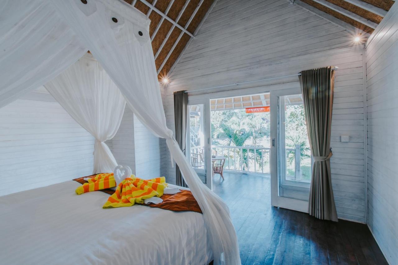 Paluh Beach Huts Nusa Lembongan  Exterior photo